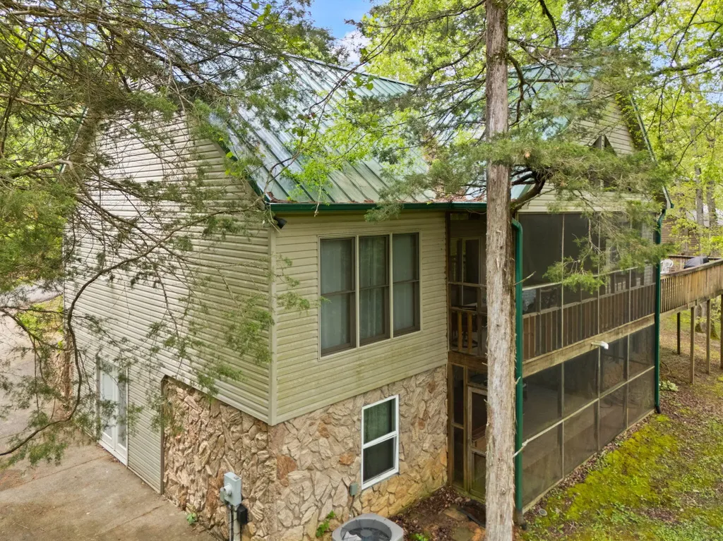 74 Clover Leaf Circle Burnside KY 42519