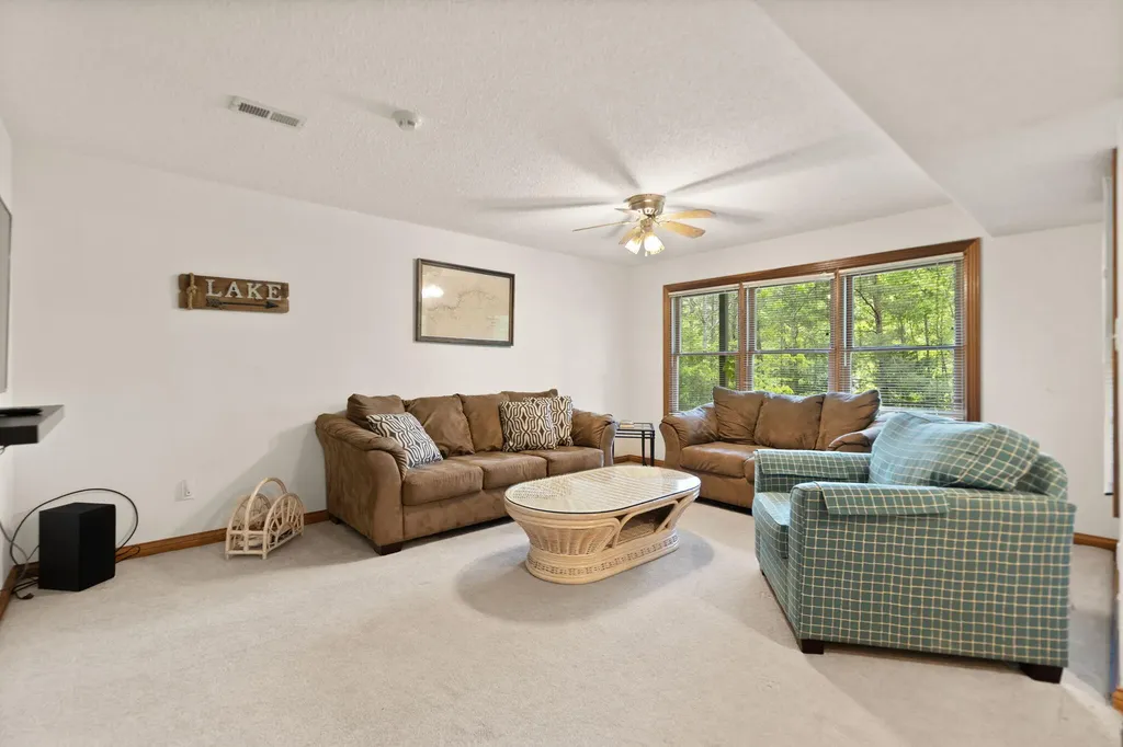 74 Clover Leaf Circle Burnside KY 42519