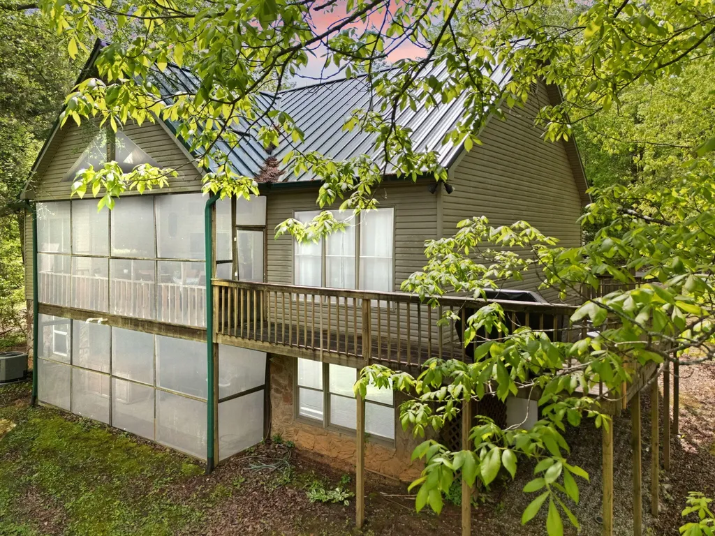 74 Clover Leaf Circle Burnside KY 42519