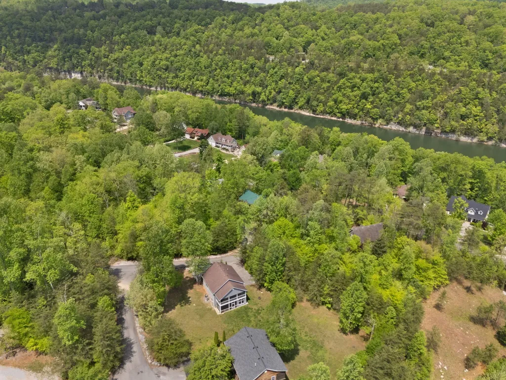 74 Clover Leaf Circle Burnside KY 42519