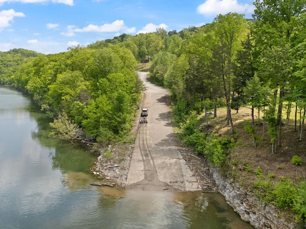74 Clover Leaf Circle Burnside KY 42519