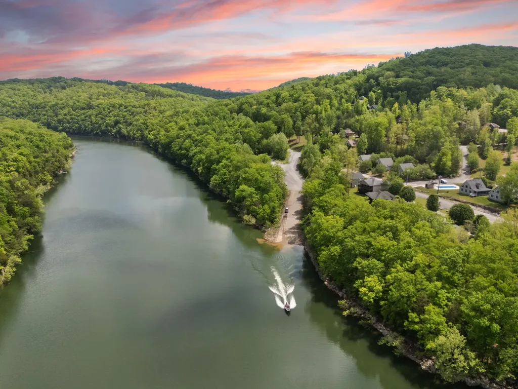 74 Clover Leaf Circle Burnside KY 42519