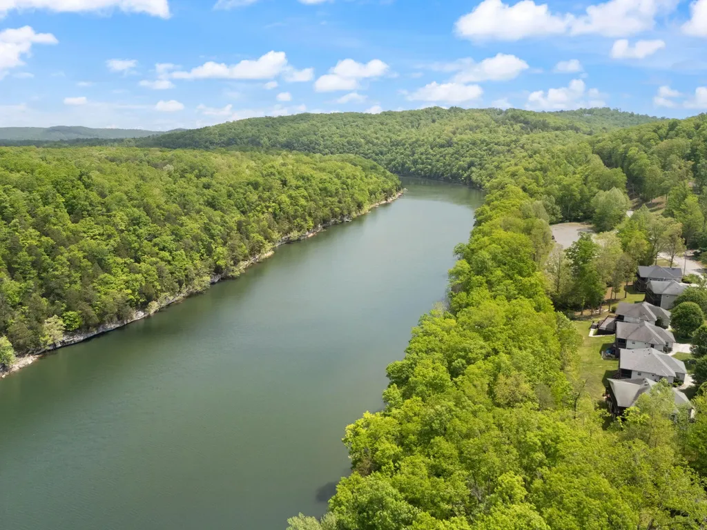 74 Clover Leaf Circle Burnside KY 42519
