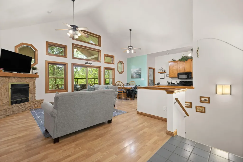 74 Clover Leaf Circle Burnside KY 42519