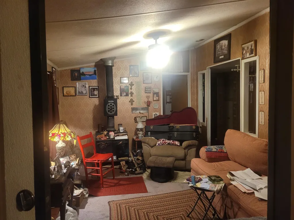523 Bullskin Branch Road Oneida KY 40972