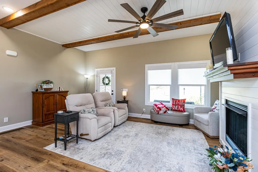 80 Josalyn Court Paint Lick KY 40461