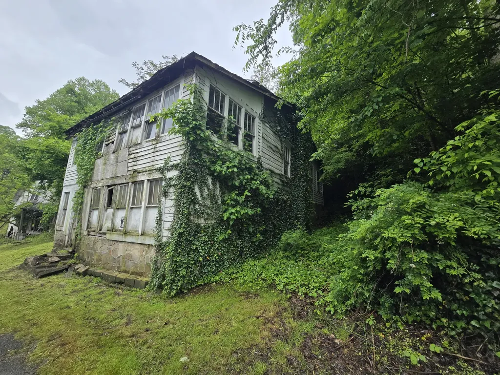 00 Key 66/hendron Hill Arjay KY 40902