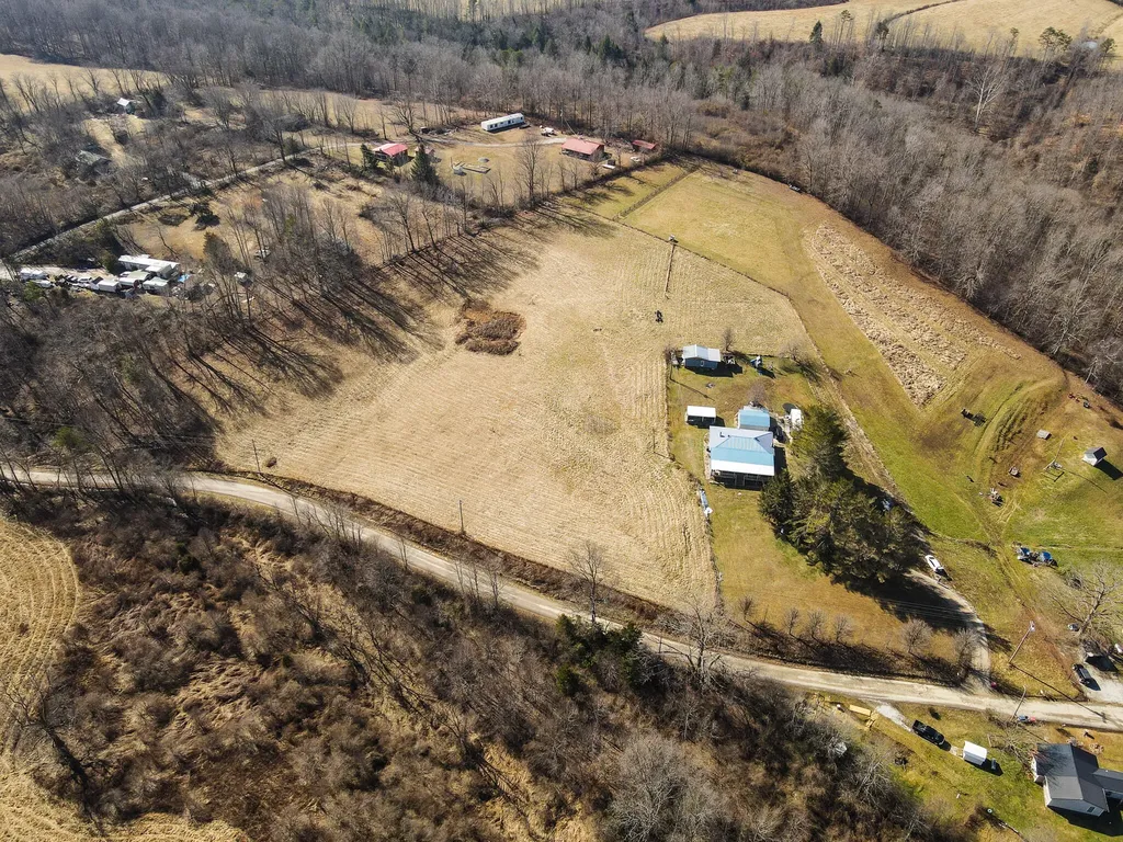 9999 Hensley Road East Bernstadt KY 40729