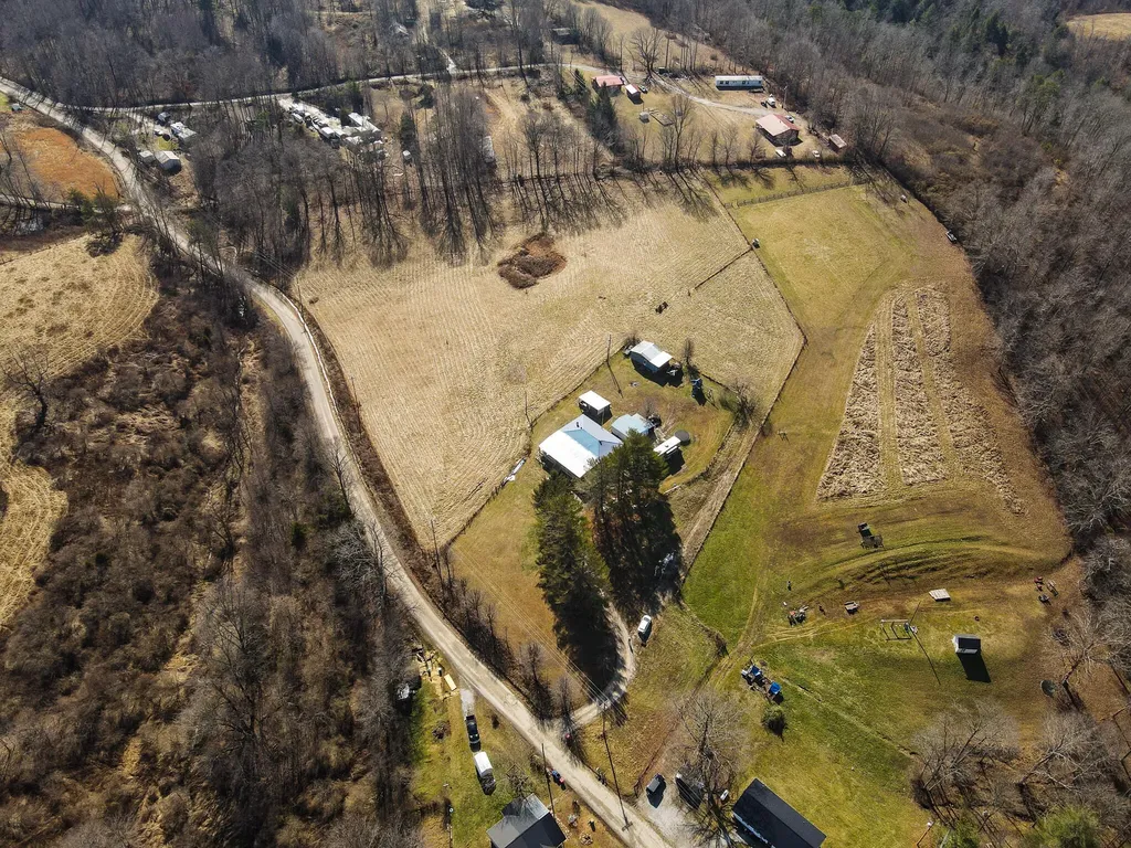 9999 Hensley Road East Bernstadt KY 40729
