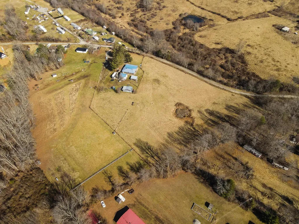 9999 Hensley Road East Bernstadt KY 40729