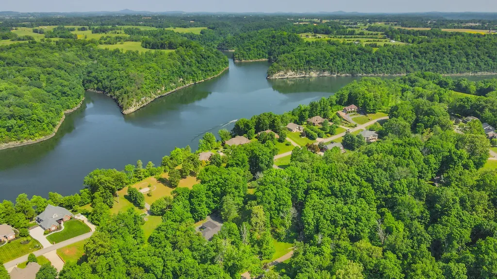 642 Water Cliff Drive Somerset KY 42503