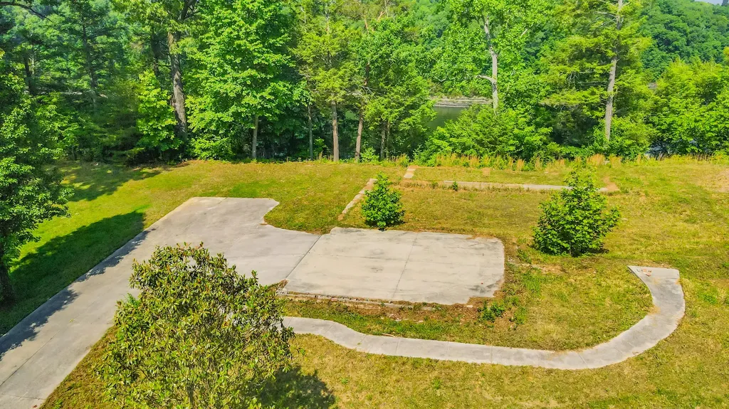 642 Water Cliff Drive Somerset KY 42503
