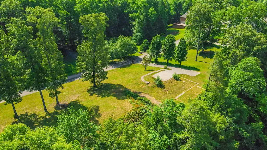 642 Water Cliff Drive Somerset KY 42503