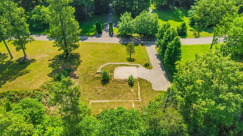 642 Water Cliff Drive Somerset KY 42503