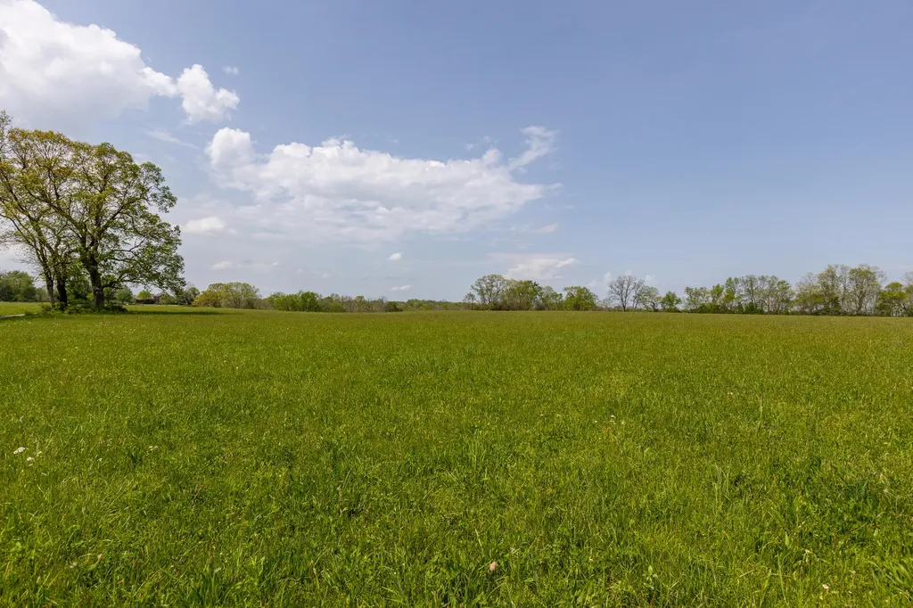 4440B Lexington Road Paris KY 40361