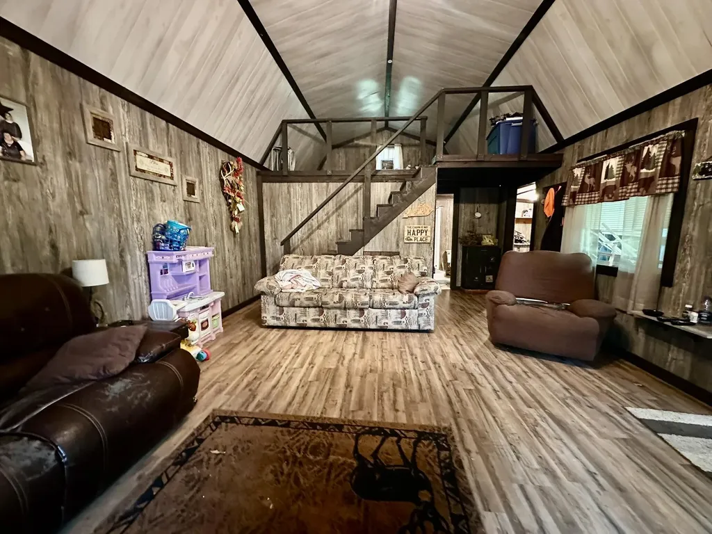 1958 Raleigh Creek East Road Monticello KY 42633