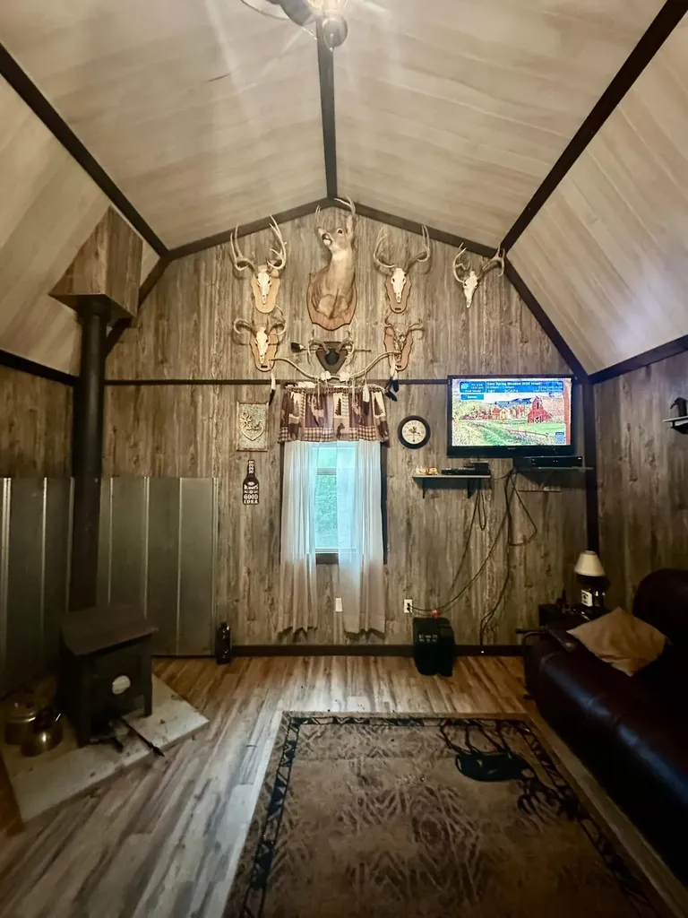 1958 Raleigh Creek East Road Monticello KY 42633