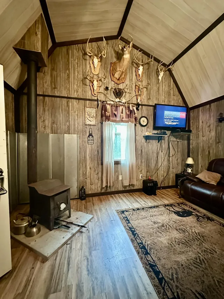 1958 Raleigh Creek East Road Monticello KY 42633