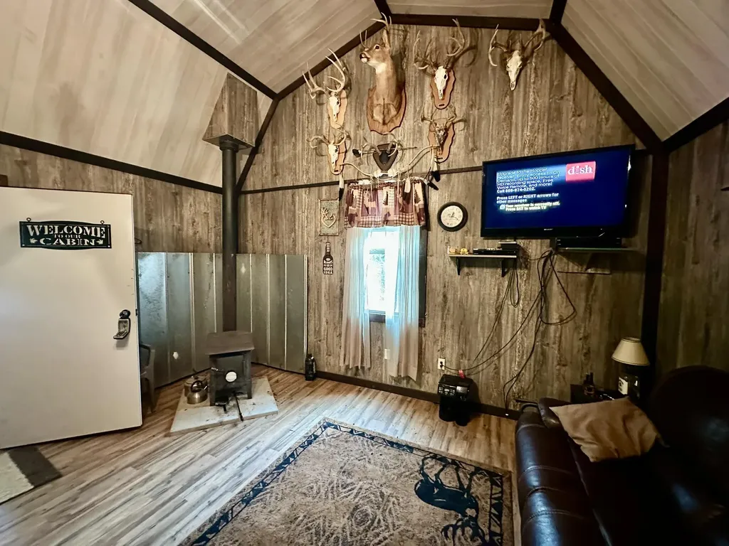 1958 Raleigh Creek East Road Monticello KY 42633