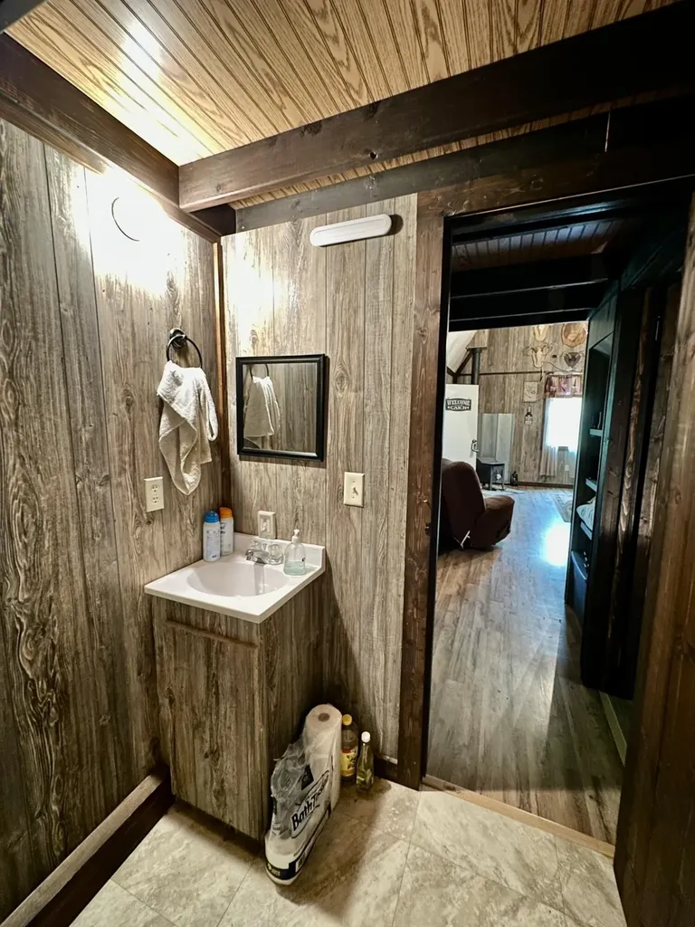 1958 Raleigh Creek East Road Monticello KY 42633
