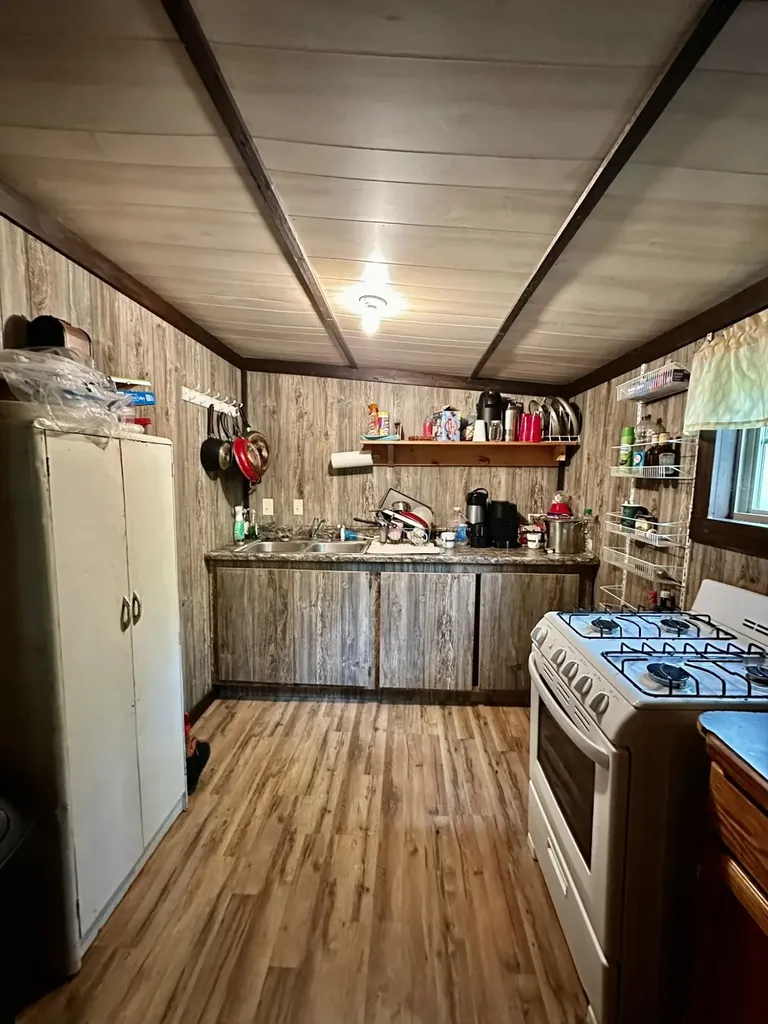 1958 Raleigh Creek East Road Monticello KY 42633