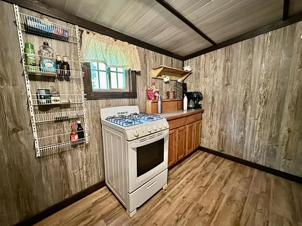 1958 Raleigh Creek East Road Monticello KY 42633
