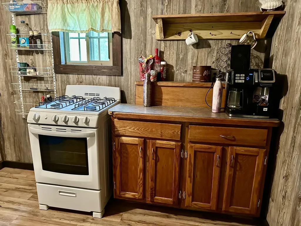 1958 Raleigh Creek East Road Monticello KY 42633