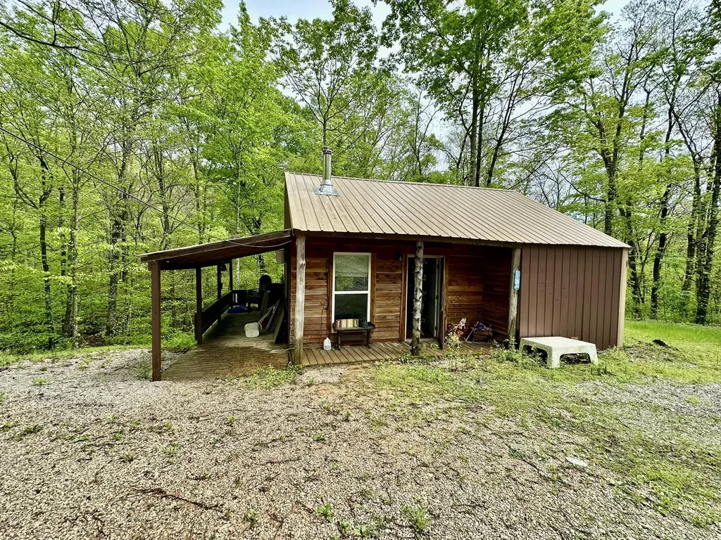 1958 Raleigh Creek East Road Monticello KY 42633