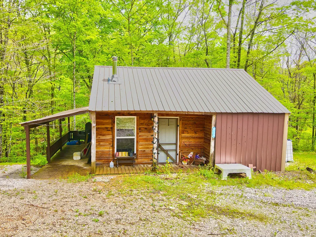 1958 Raleigh Creek East Road Monticello KY 42633