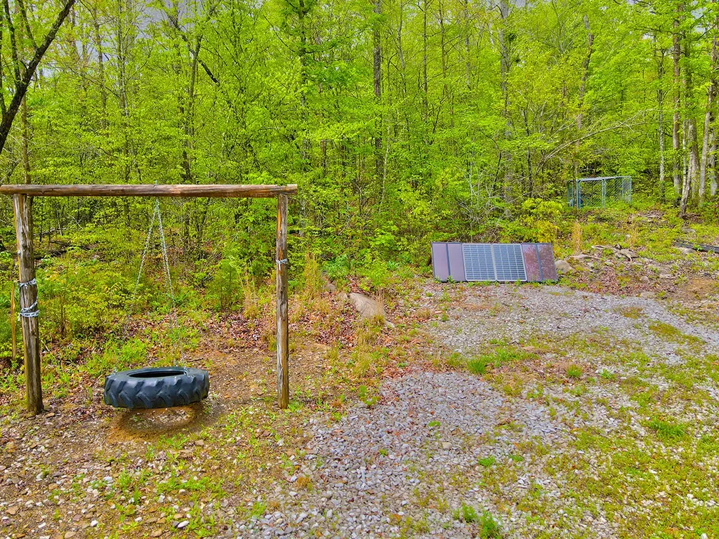 1958 Raleigh Creek East Road Monticello KY 42633