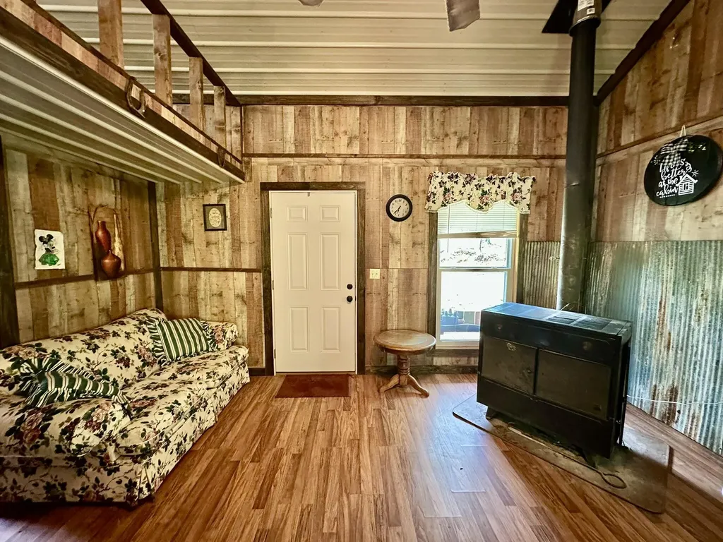 1958 Raleigh Creek East Road Monticello KY 42633