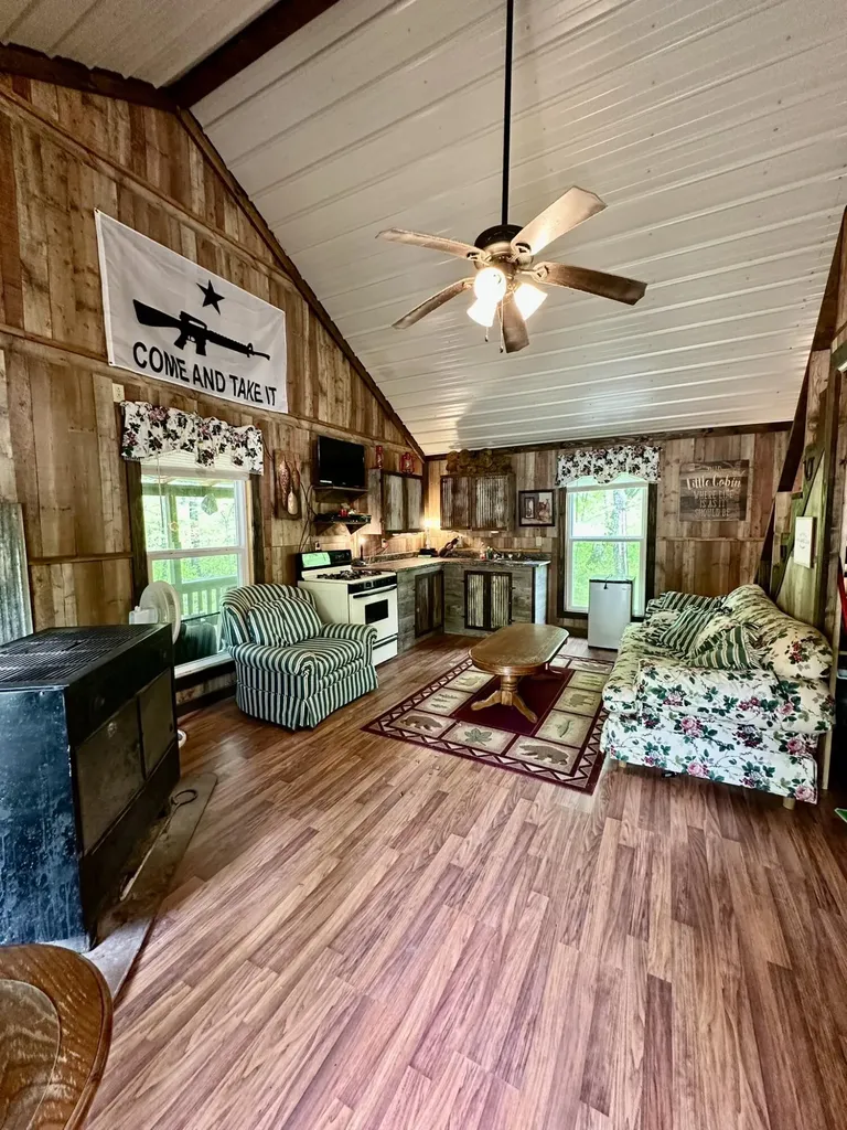 1958 Raleigh Creek East Road Monticello KY 42633
