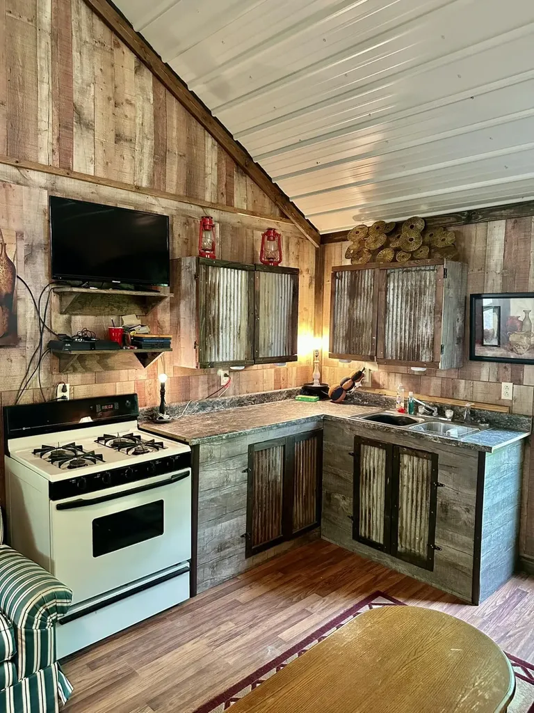 1958 Raleigh Creek East Road Monticello KY 42633