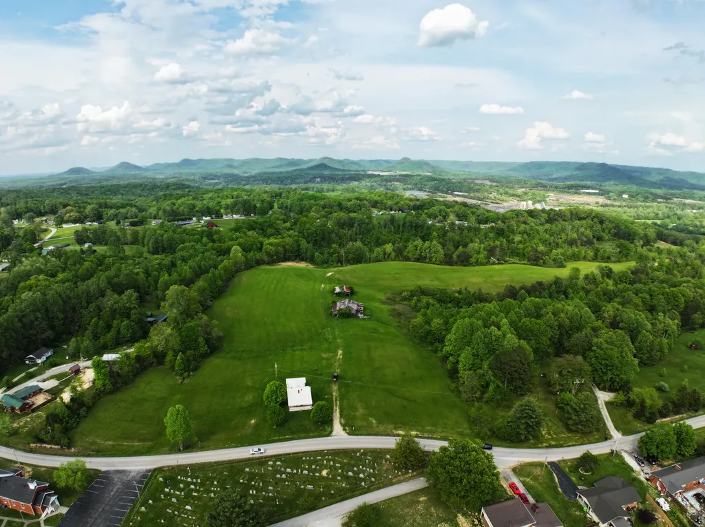 1600 Sandhill Road Irvine KY 40336