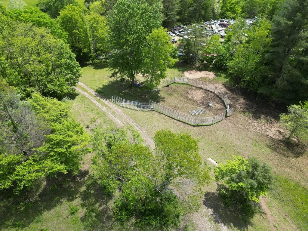 1111 Morris Lane Heidrick KY 40949