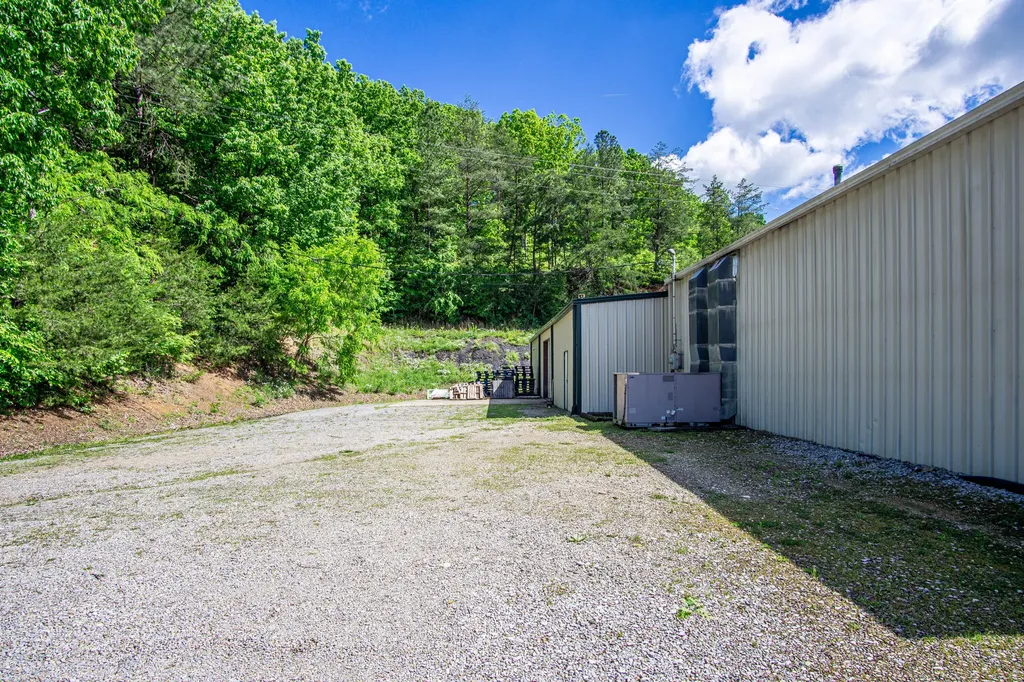 4252 N 25w Highway Williamsburg KY 40769