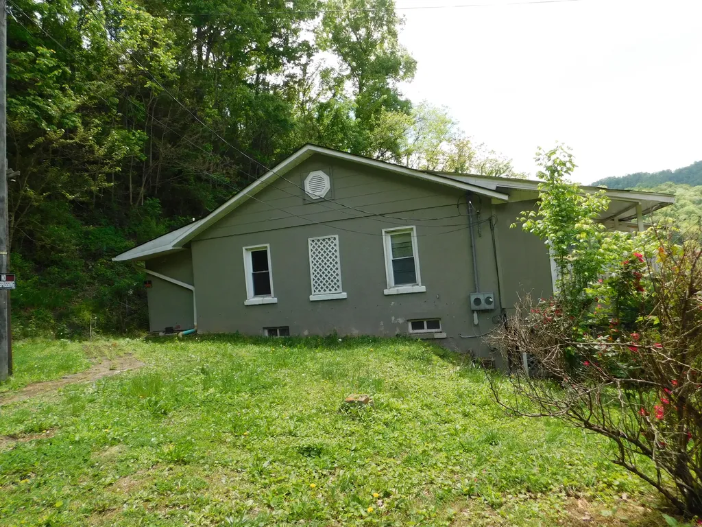 112 Sukey Ridge Road Baxter KY 40806