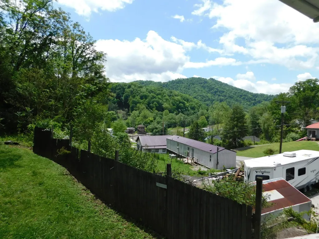 112 Sukey Ridge Road Baxter KY 40806