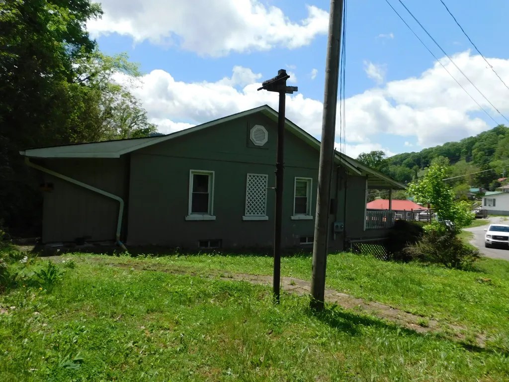 112 Sukey Ridge Road Baxter KY 40806