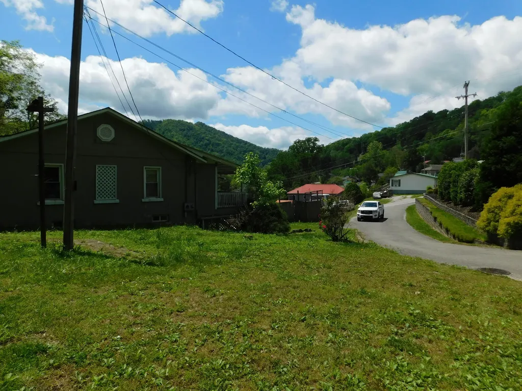 112 Sukey Ridge Road Baxter KY 40806