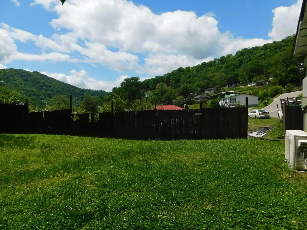 112 Sukey Ridge Road Baxter KY 40806