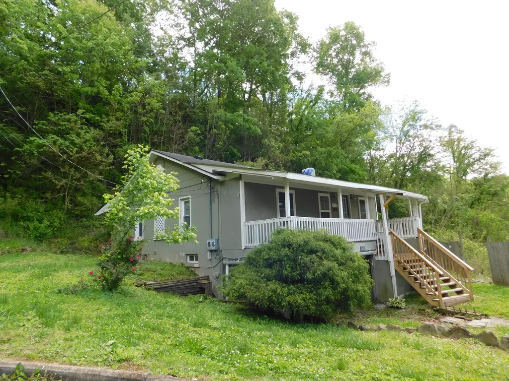 112 Sukey Ridge Road Baxter KY 40806