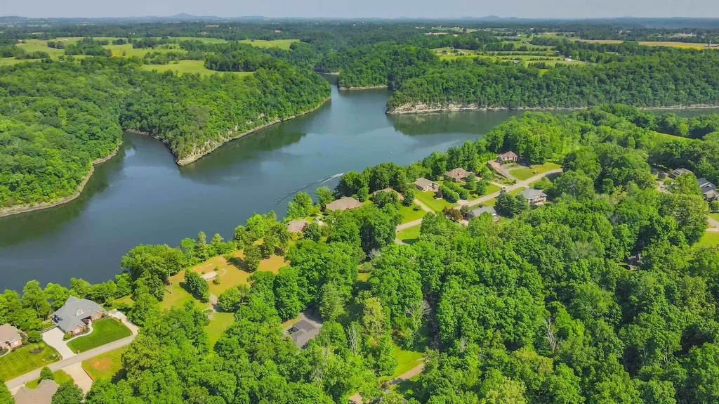 604 Water Cliff Drive Somerset KY 42503