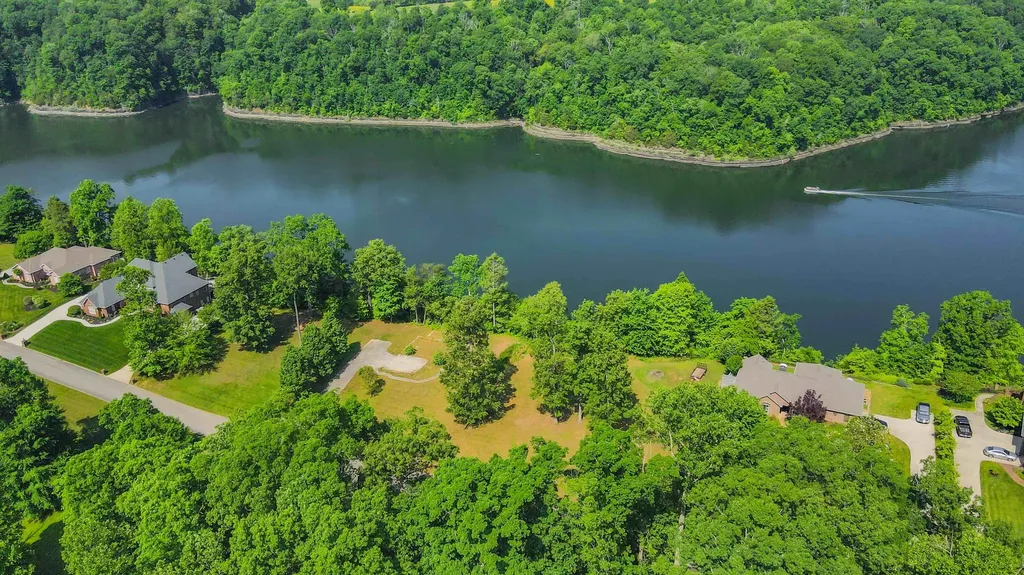 604 Water Cliff Drive Somerset KY 42503