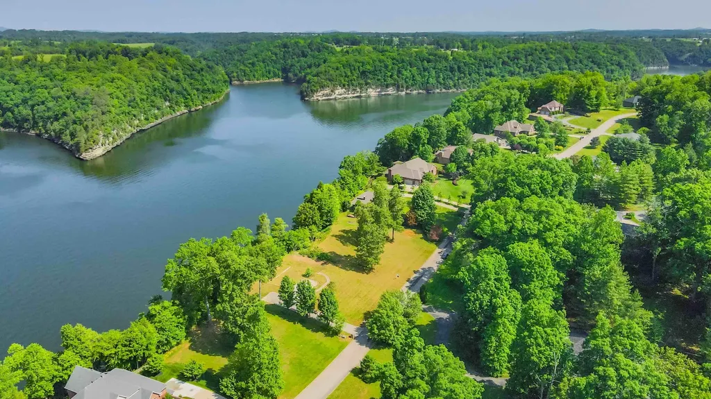 604 Water Cliff Drive Somerset KY 42503