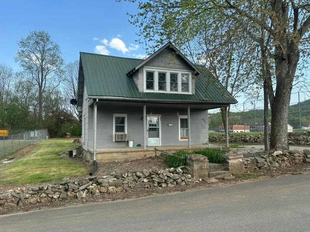 65 Cave Street Monticello KY 42633