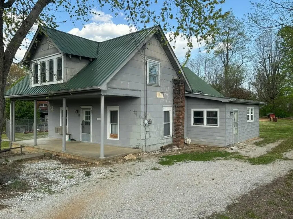 65 Cave Street Monticello KY 42633