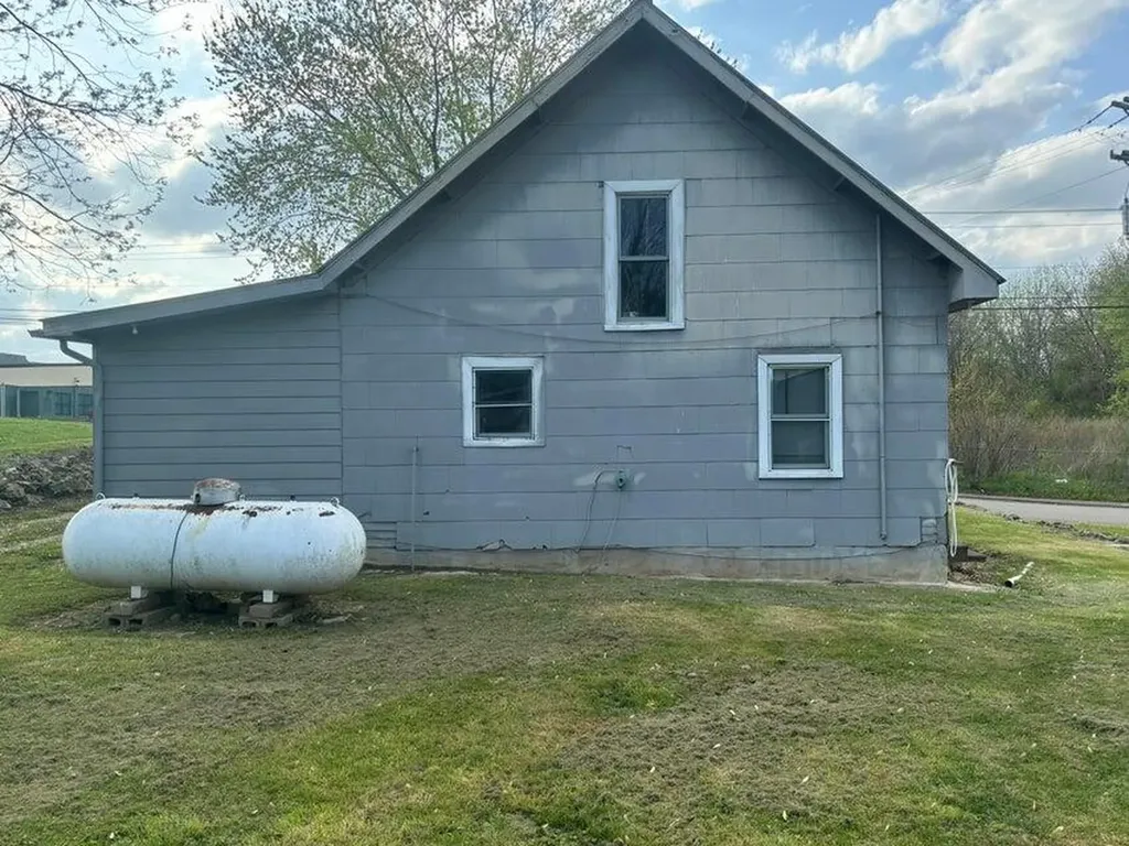 65 Cave Street Monticello KY 42633
