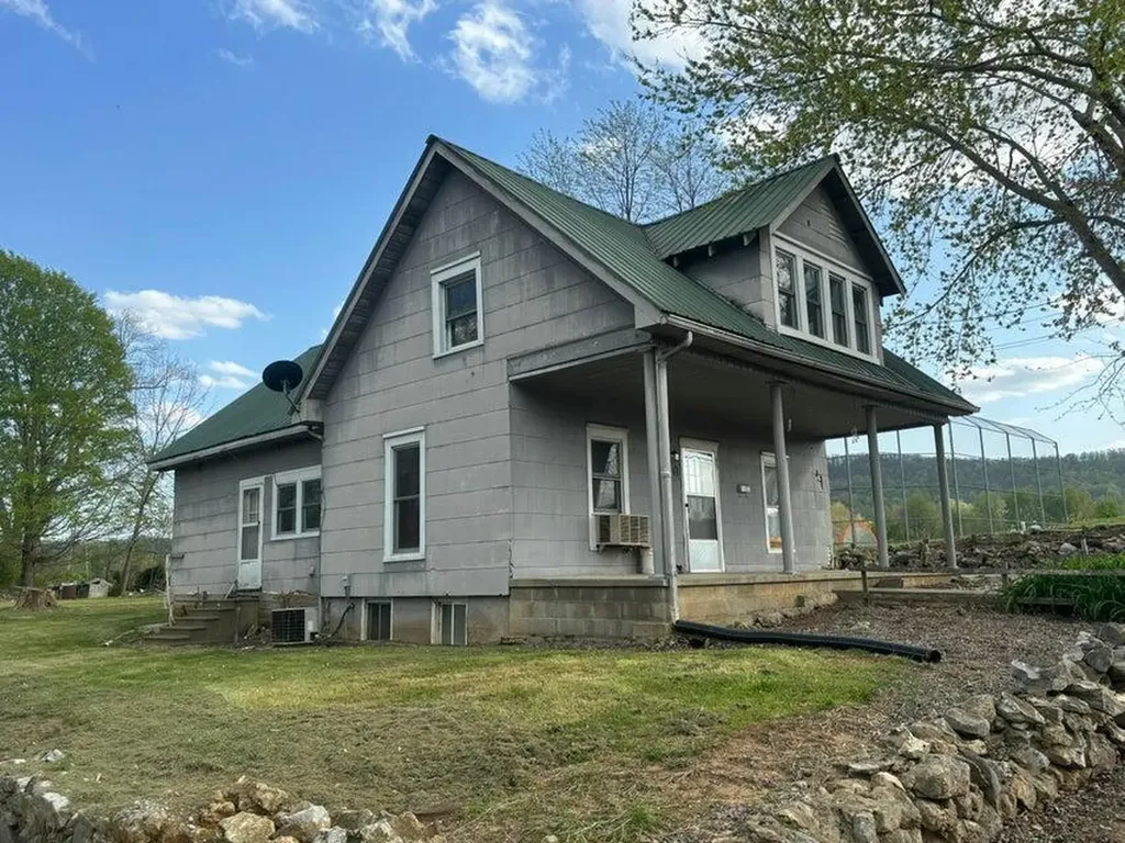 65 Cave Street Monticello KY 42633