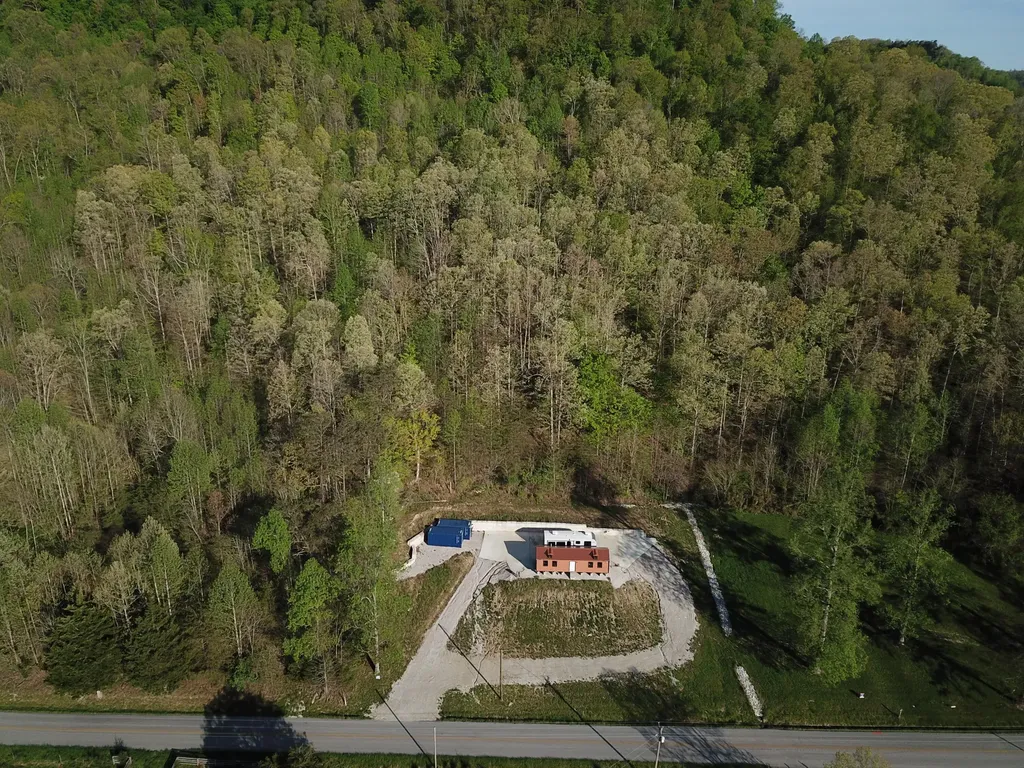 7040 Red Lick Road Irvine KY 40336